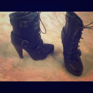 Dark chocolate booties